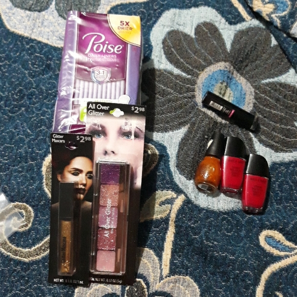 Lipstick - Picture 1 of 5